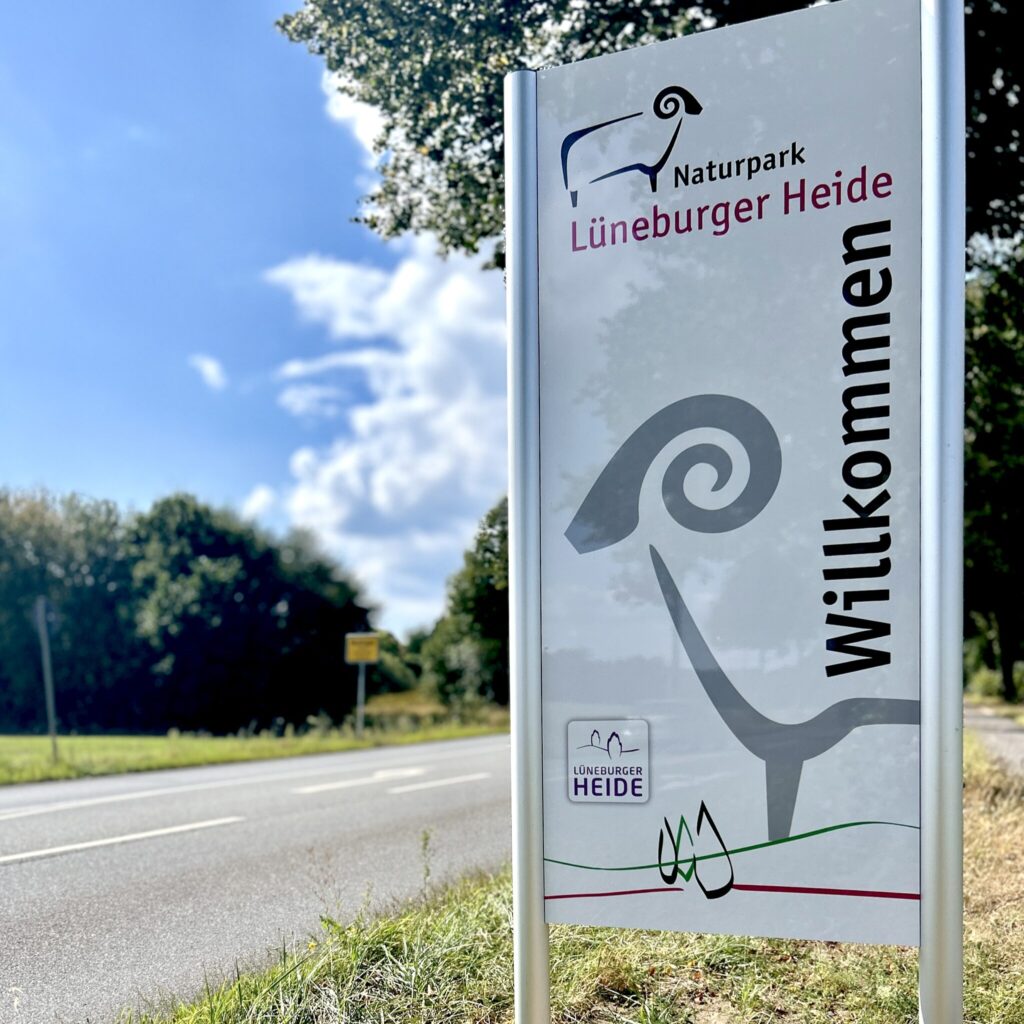 Häcklingen Naturpark Lüneburger Heide - Willkommensschild